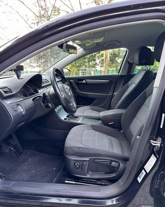Volkswagen Passat cena 36300 przebieg: 201600, rok produkcji 2012 z Warszawa małe 92